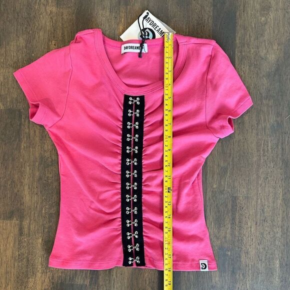Daydreamer Hook and Eye Tee in Pink - Picture 6 of 7